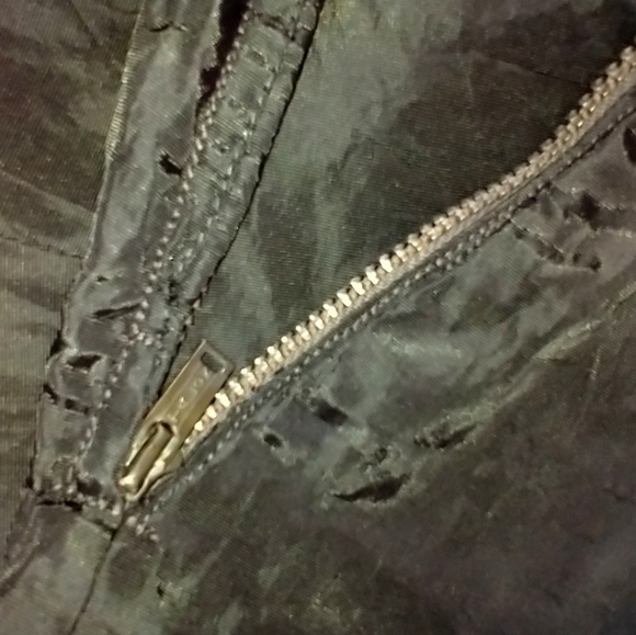 VINTAGE BLACK TAFFETA SLIP - Picture 2 of 5